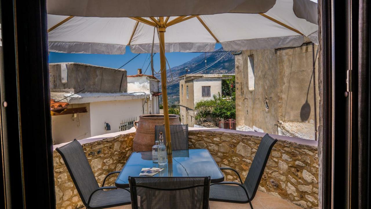 Nivritos Traditional Homes Exterior photo
